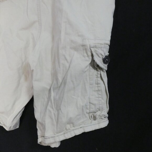 BLUENOTES - Classic Cargo - Knee Length | size 38 | Beige Cargo Shorts - Picture 14 of 16